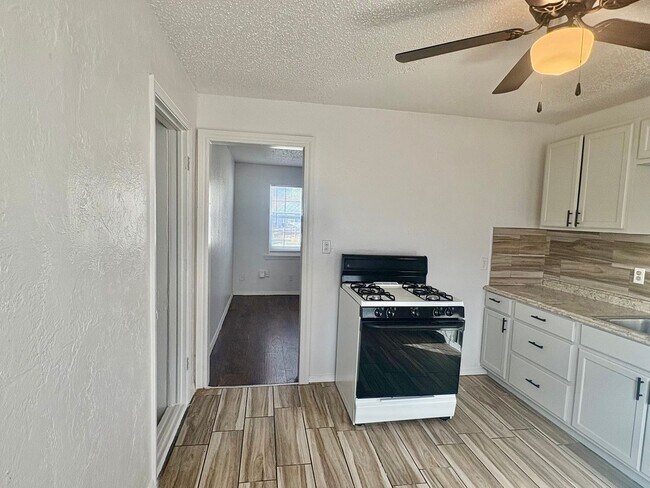 Building Photo - RENT SPECIAL!!!! Three bedroom home in S.W. OKC