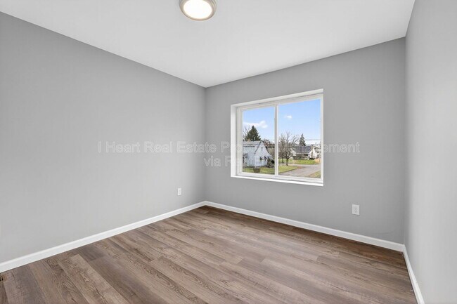 Building Photo - 1153 E 20th Ave