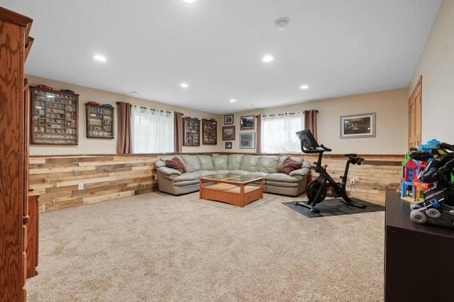 Building Photo - 2921 235th Ave NW