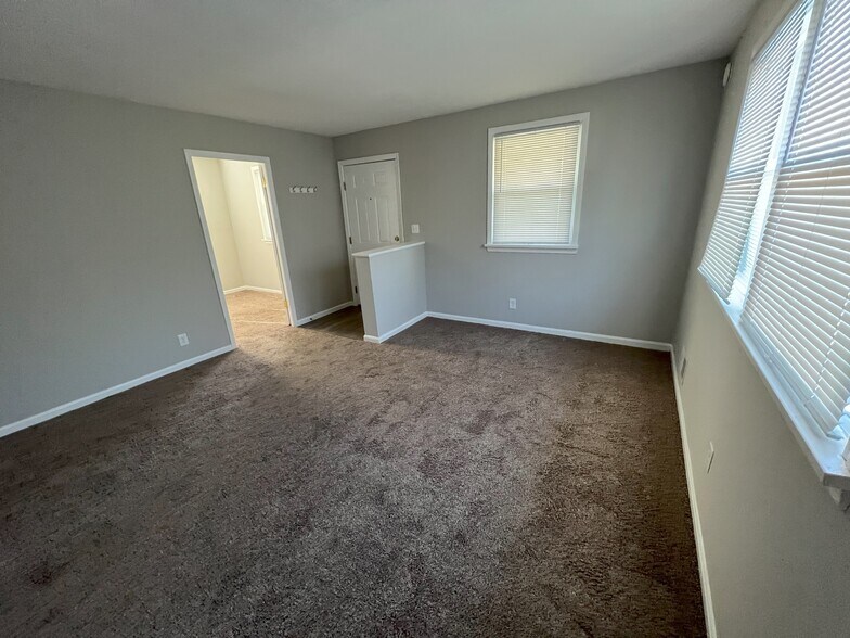 Living Room - 4347 Cavelle Ave