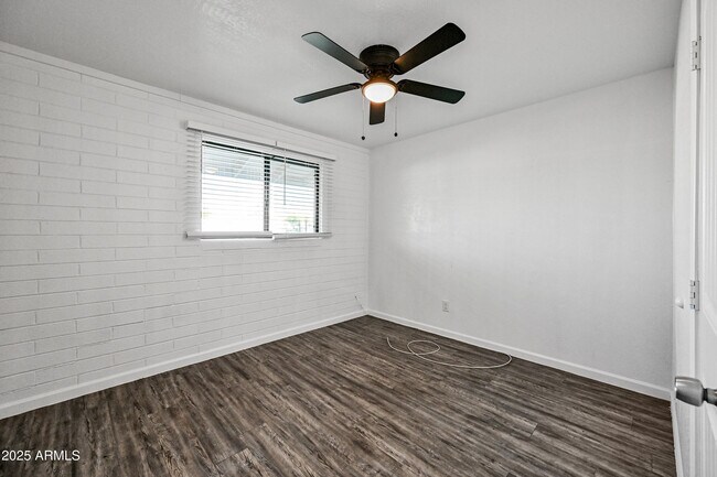 Building Photo - 1744 W Glendale Ave