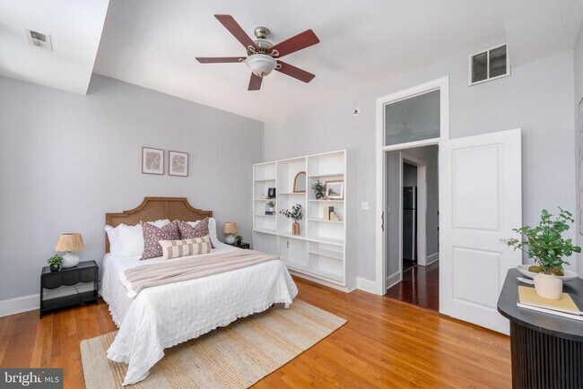 Building Photo - 15 W Biddle St