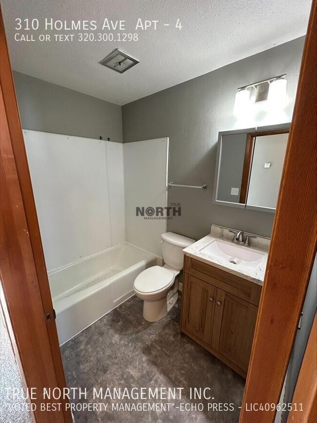 Building Photo - 310 Holmes Ave