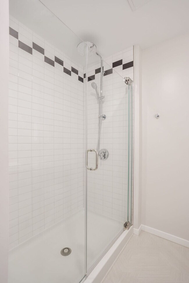 Building Photo - 9-JAN-JAN E 4th St