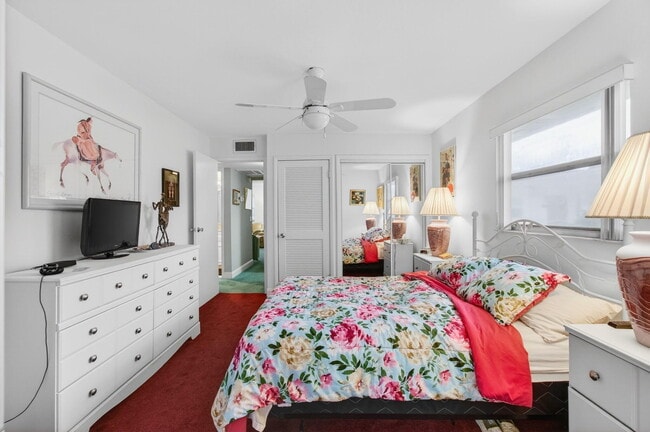 Building Photo - 213 Waterford Cresent