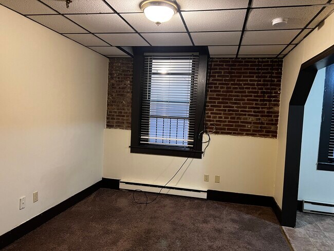 Building Photo - Main Street Marlborough Apartments