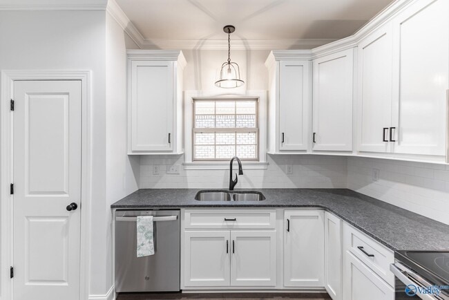 Building Photo - 3711 Colorado Ct SW