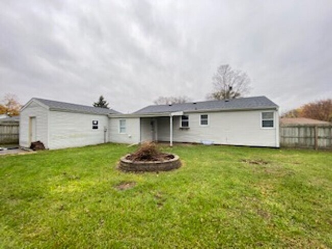 Building Photo - 3 Bedroom Home in Elkhart!