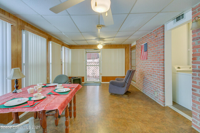 Building Photo - 670 John Hancock Ln