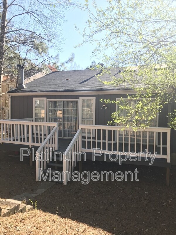 Building Photo - 410 Water Oak Way Sw