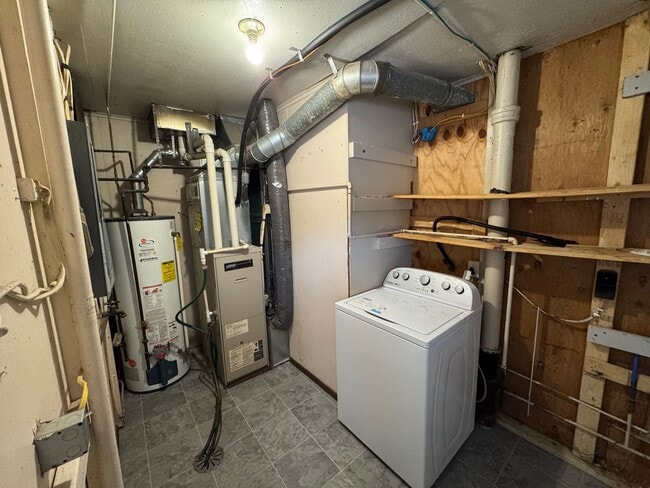 Building Photo - Single Family House