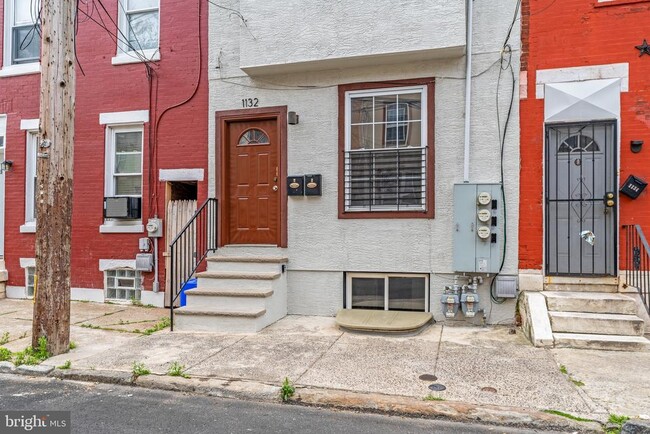 Building Photo - 1132 W Nevada St