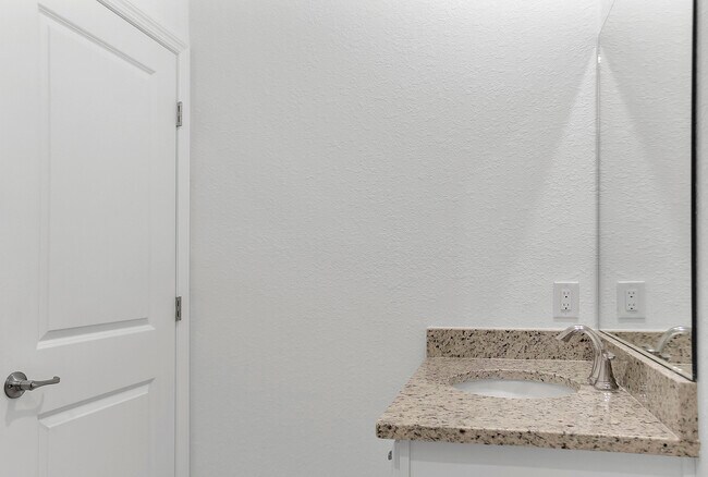 Building Photo - 14848 Portico Blvd