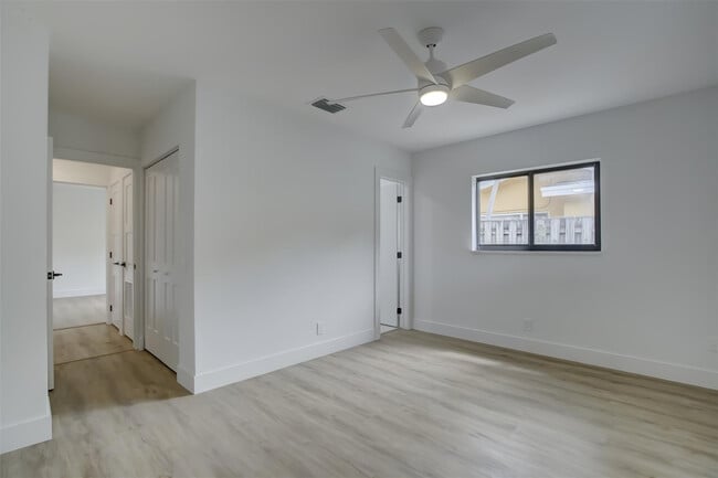 Building Photo - 2155 NE 56th Ct