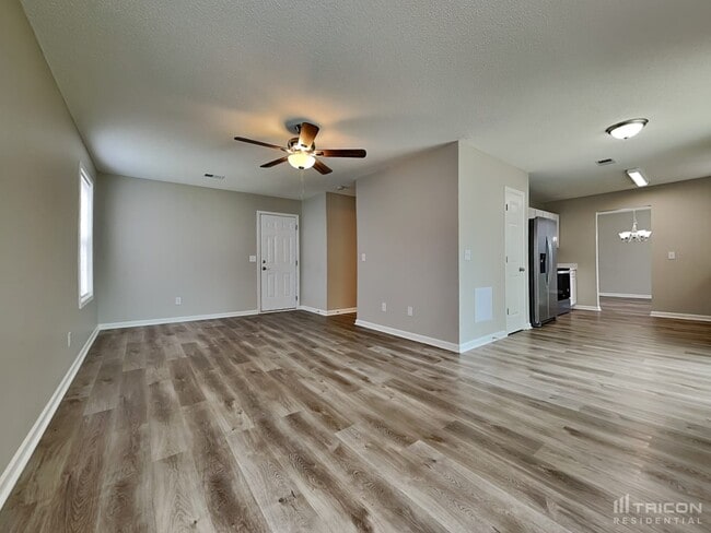 Building Photo - 208 Autumn Woods Dr