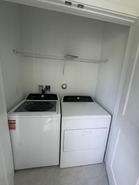 Building Photo - 4844 Dillon St