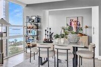 Building Photo - 600 NE 36th St