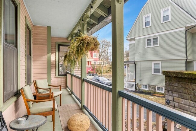 Building Photo - 54 Las Casas St