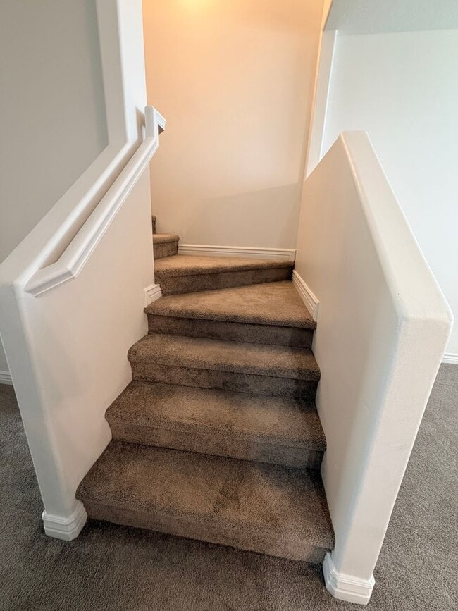 Building Photo - PAY NOTHING UNTIL AUGUST 1ST- 3 Bed, 2.5 Bath Townhome in Pleasant Grove