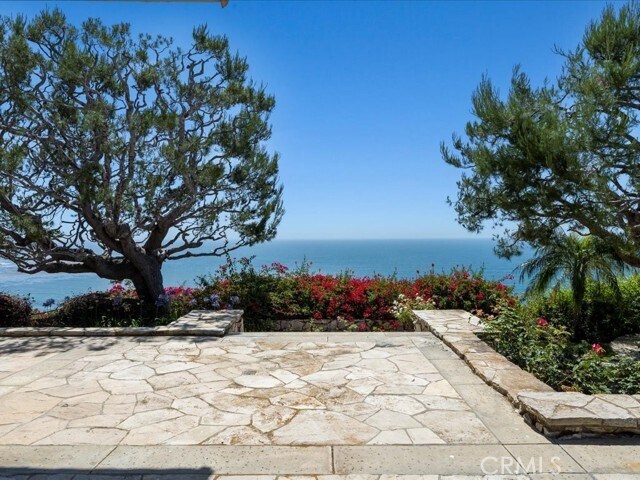 Building Photo - 709 Paseo Del Mar
