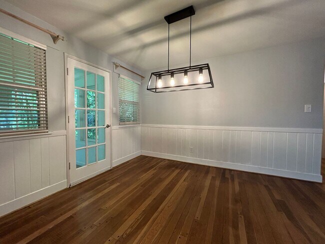 Building Photo - 3301 Brookside Ln