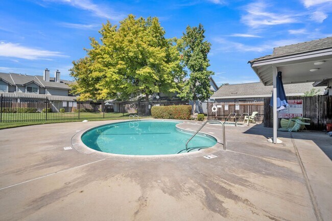 Building Photo - 4255 Taylor St