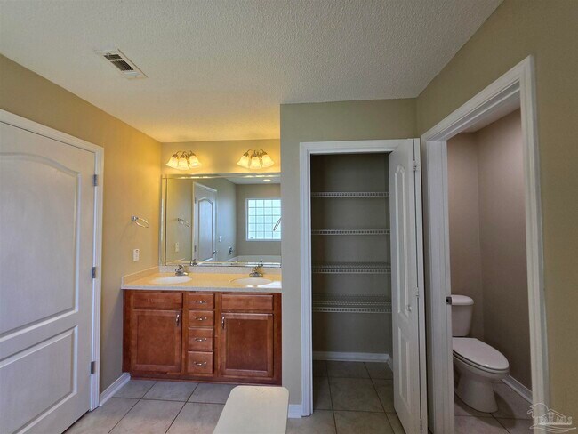 Building Photo - 5963 Ashton Woods Cir
