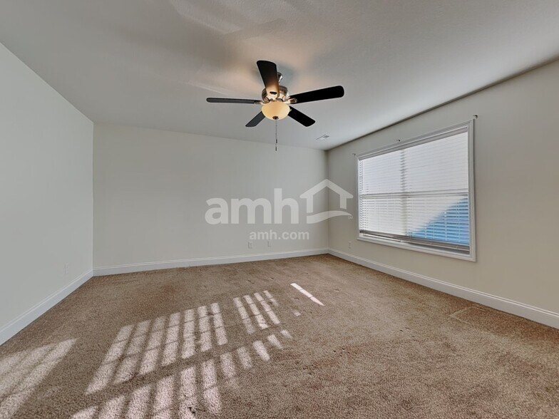 Building Photo - 1617 Silver Spur Ln