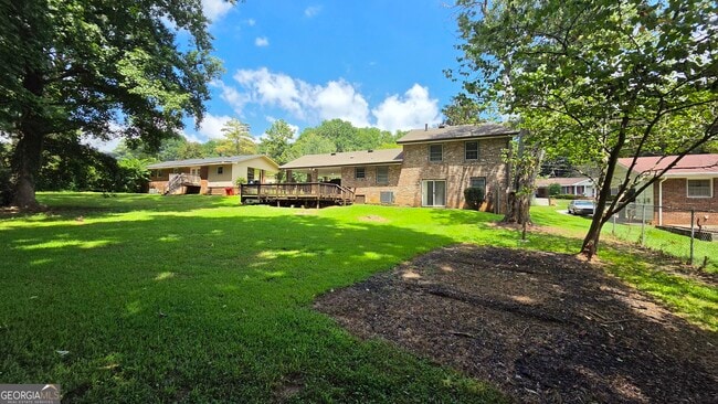 Building Photo - 715 Barnesdale Dr