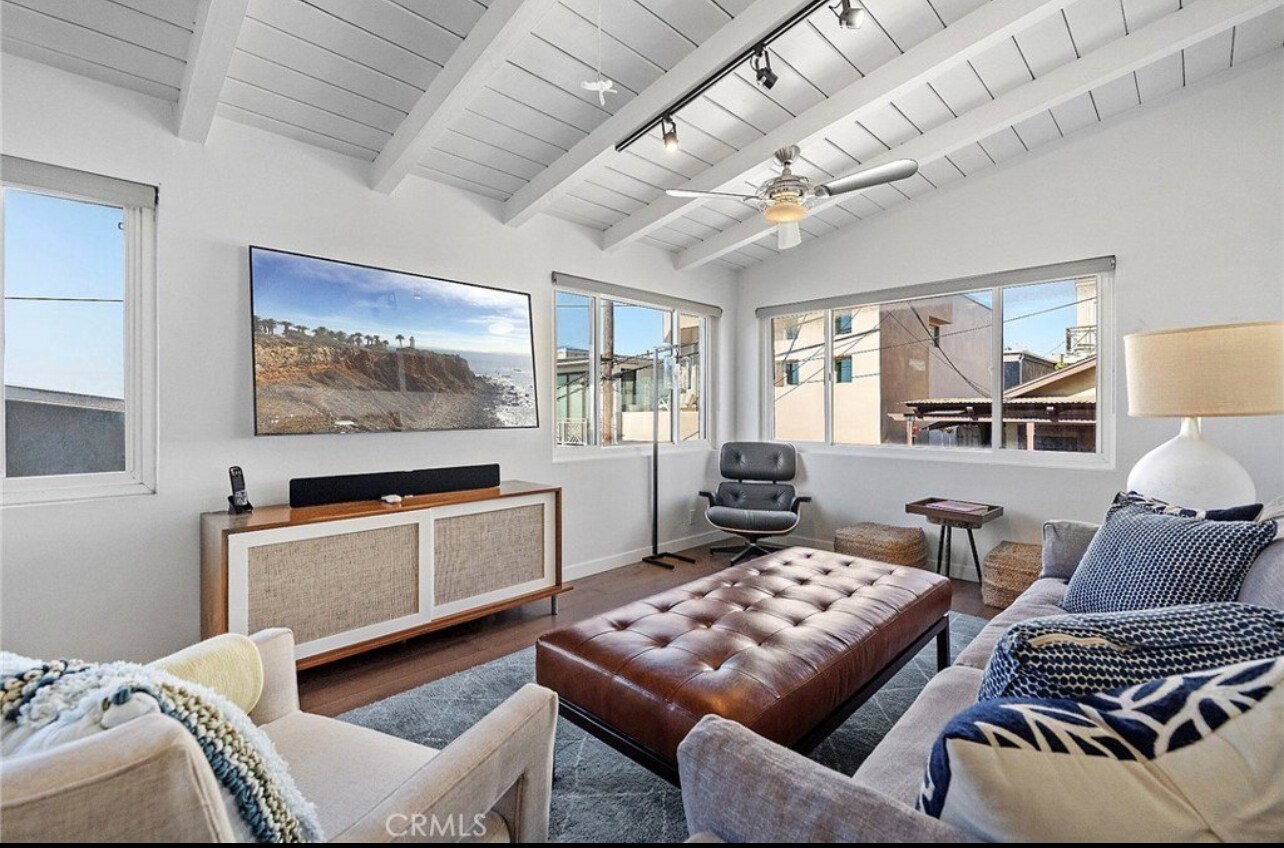 Building Photo - 200 Moonstone St