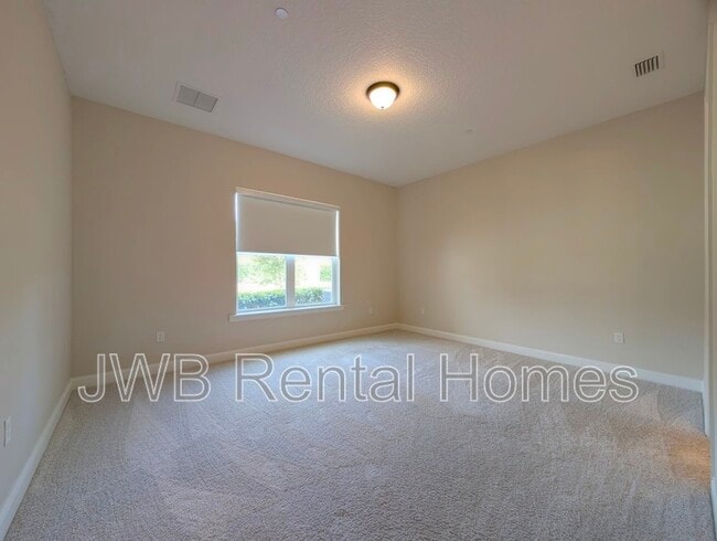 Building Photo - 75 Carousel Dr