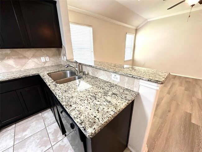 Building Photo - 1934 Acorn Glen Trail