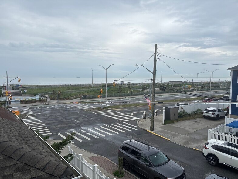 Building Photo - 130 Beach 98th St