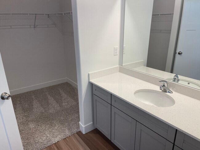 Building Photo - 1385 N 3830 W