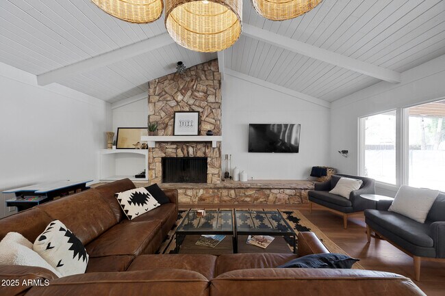 Building Photo - 10848 N 66th St