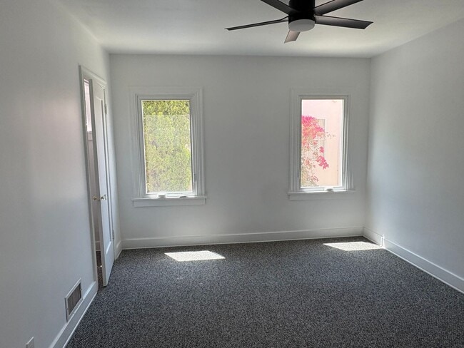 Building Photo - Charming Tudor Style 3 Bed 1.5 Bath PLUS Studio Guest House complete with kitchen and bath!