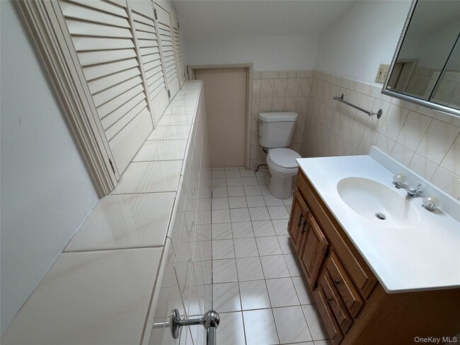 Building Photo - 6 Raven Way