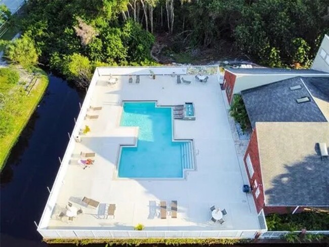 Building Photo - Beautiful 2 bedroom, 2 bathroom condo!