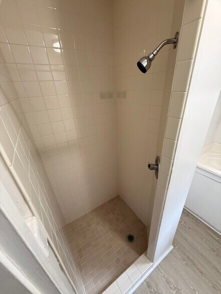 Building Photo - 707 Kihapai Plz