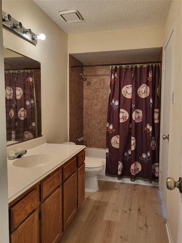 Building Photo - 2500 E Park Blvd