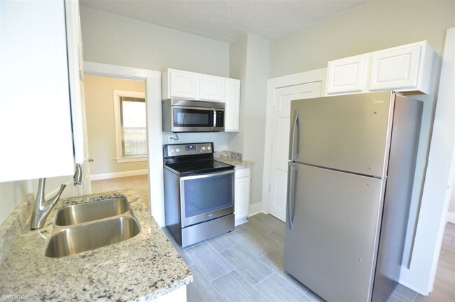 Building Photo - 3 br, 1 bath House - 3 Bedroom Near Butler