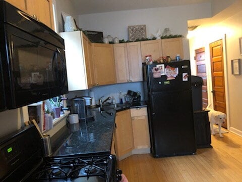 Building Photo - BEAUTIFUL APARTMENT in an UNBEATABLE LOCATION