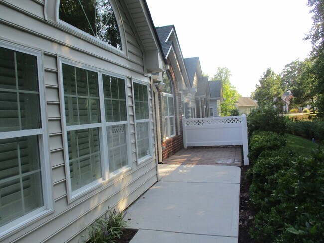 Building Photo - 3228 Pristine View