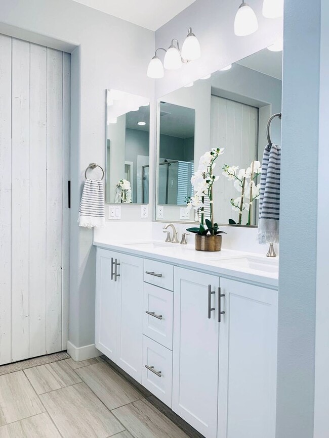 Building Photo - Gorgeous 4 Bedroom Home in West Murrieta