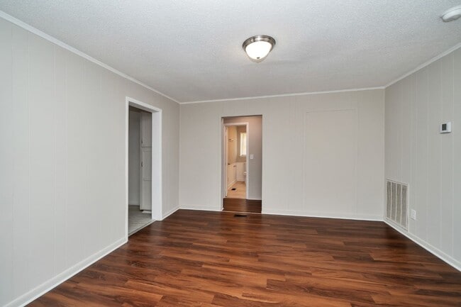 Building Photo - Newly Renovated Home is Graysville!