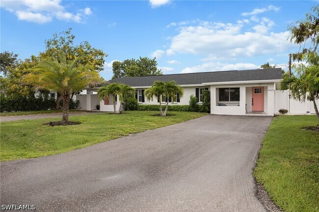 Building Photo - 4525 Fluvia Ave