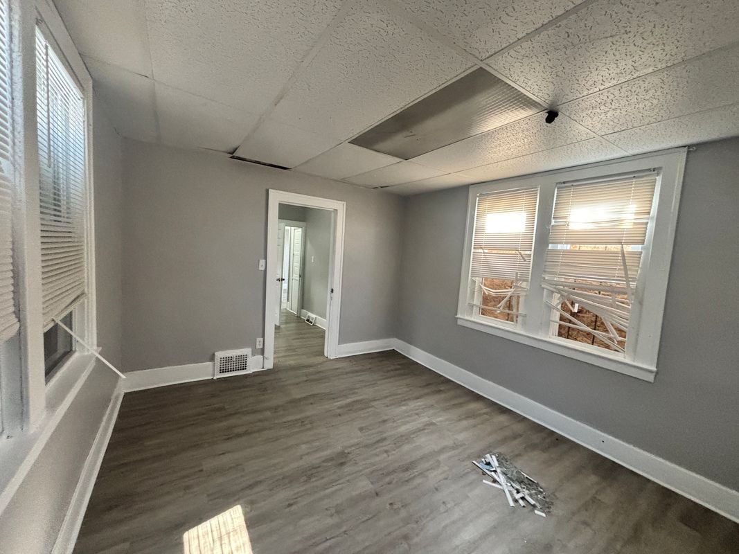 Building Photo - 15525 LaSalle St