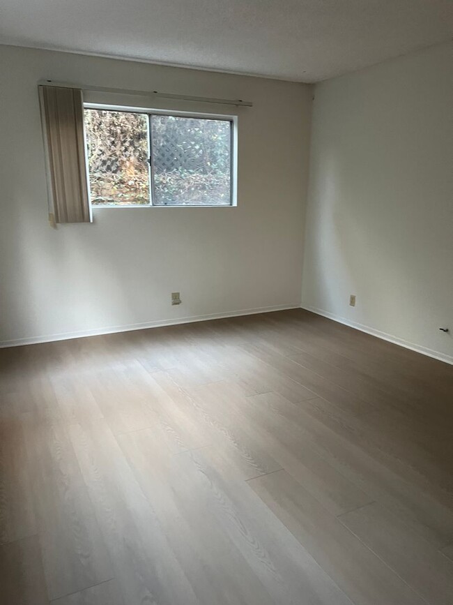 Building Photo - Beach access to this 1 Bedroom, 1 Bathroom...