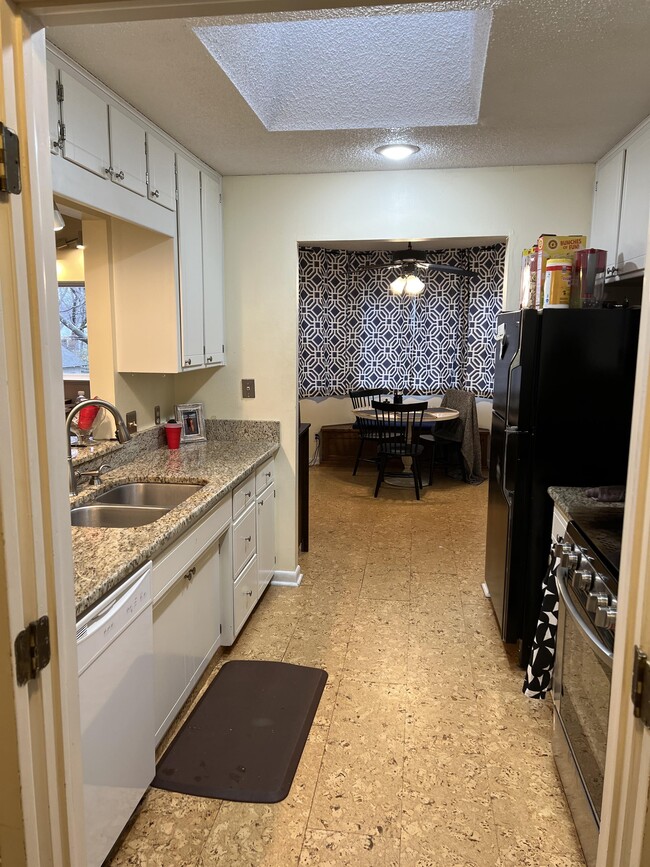 Building Photo - 1837 W Ora Dr