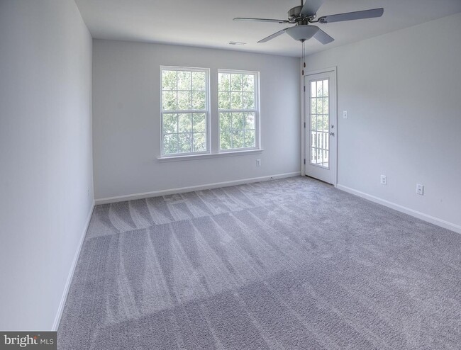 Building Photo - 106 Trails Way